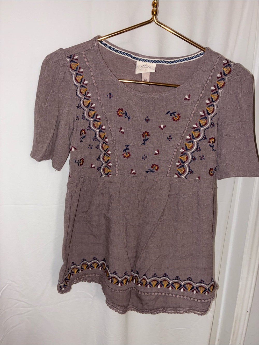 Knox Rose Mauve Embroidered Boho Short Sleeve Blouse